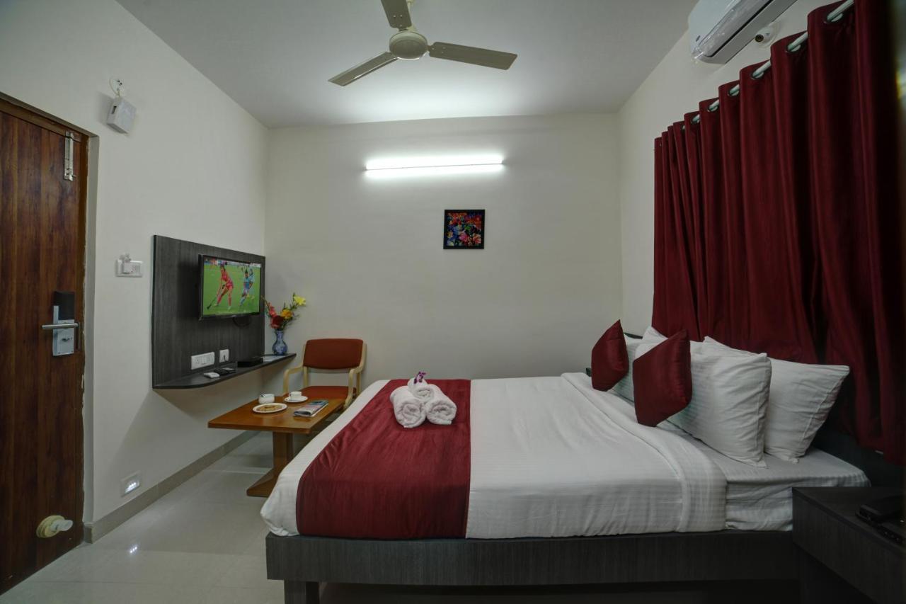 Sm Royal Suites - Hotel Near Kempegowda International Airport Bangalore Devanahalli Exterior foto